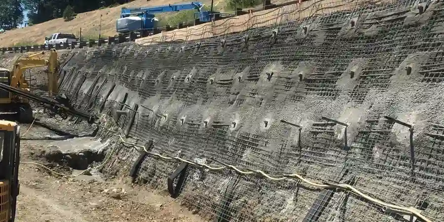 Análisis de licuefacción de suelos en Los Andes: evaluación sísmica realista